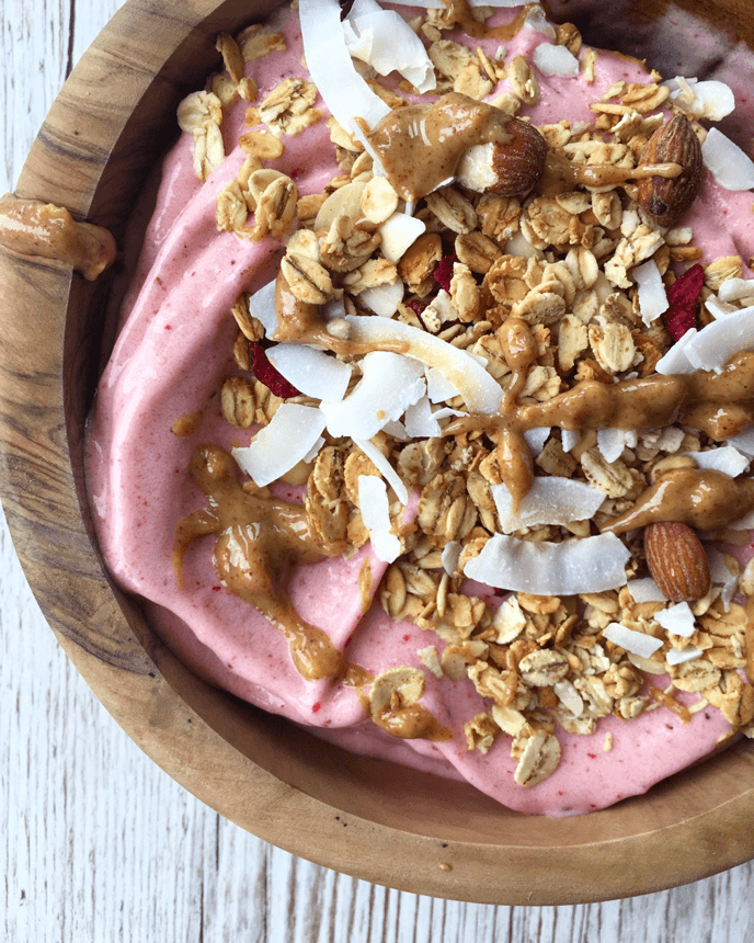 strawberry-and-vanilla-ice-cream